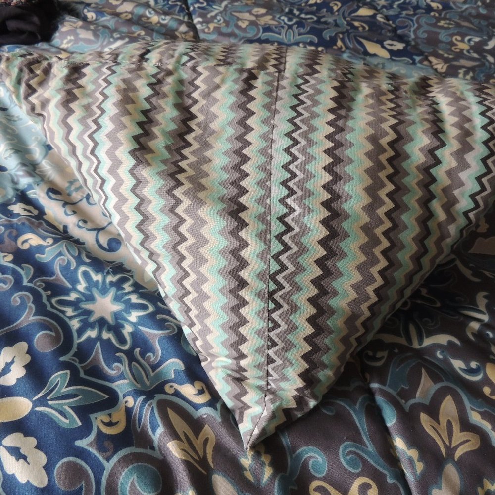 Twisty Pillow